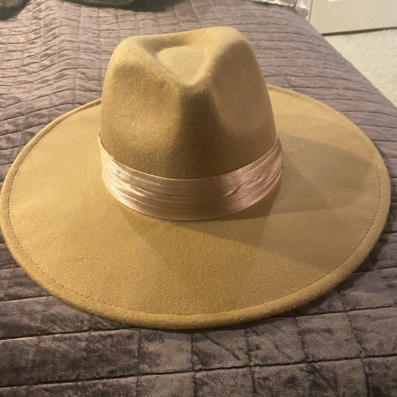 Three Bird Nest Accessories - New Three Bird Nest wide brimmed hat